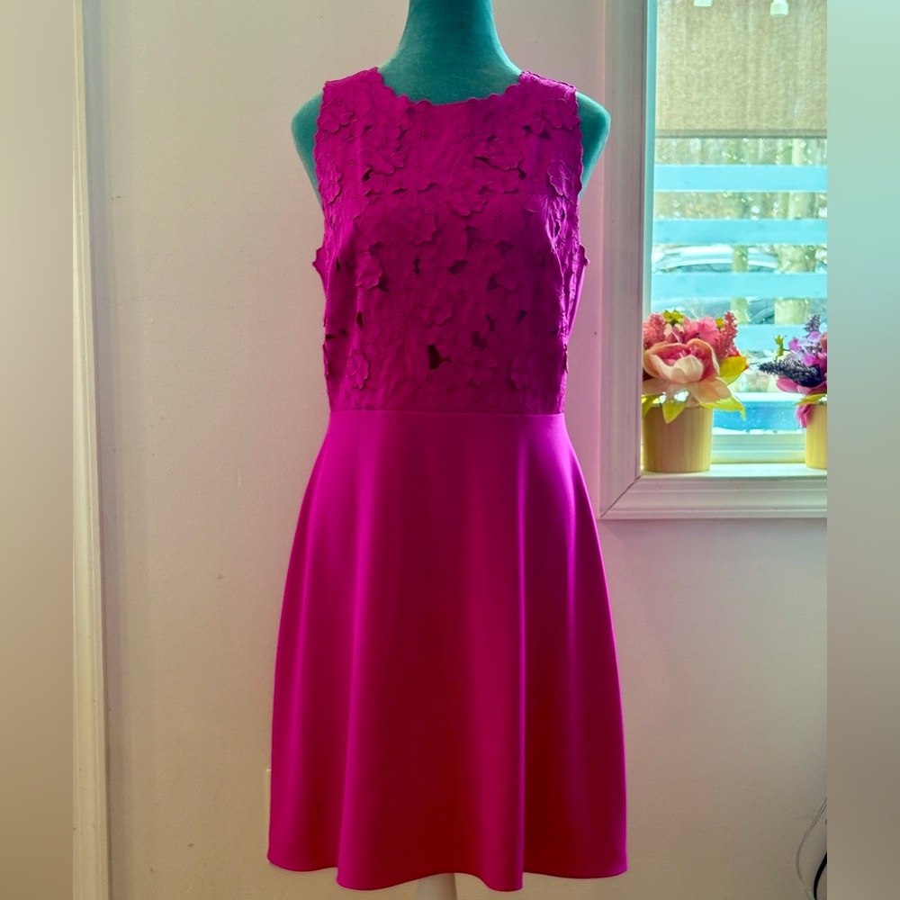 Laundry by Shelli Segal Pink Dress. Size 8